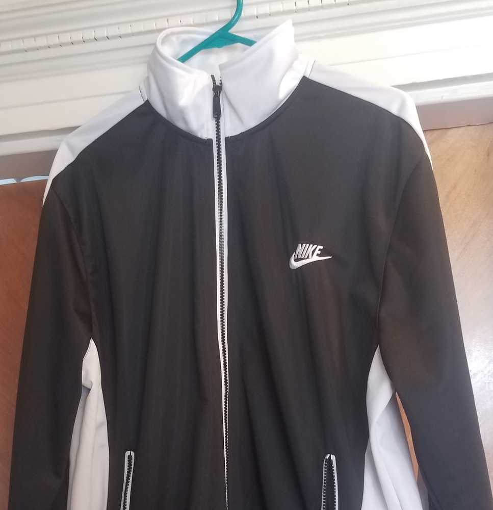 Nike jogging suit jacket and pants size M